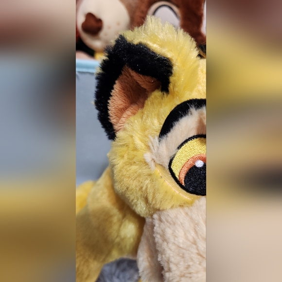 Disney just play talking fuzzy yellow Simba works like new - Picture 5 of 17